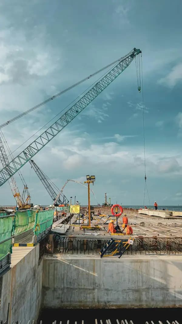 Construction specialized logistics and courier service UK