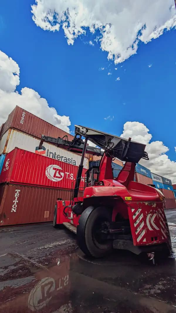 Haulage specialized logistics and courier service UK